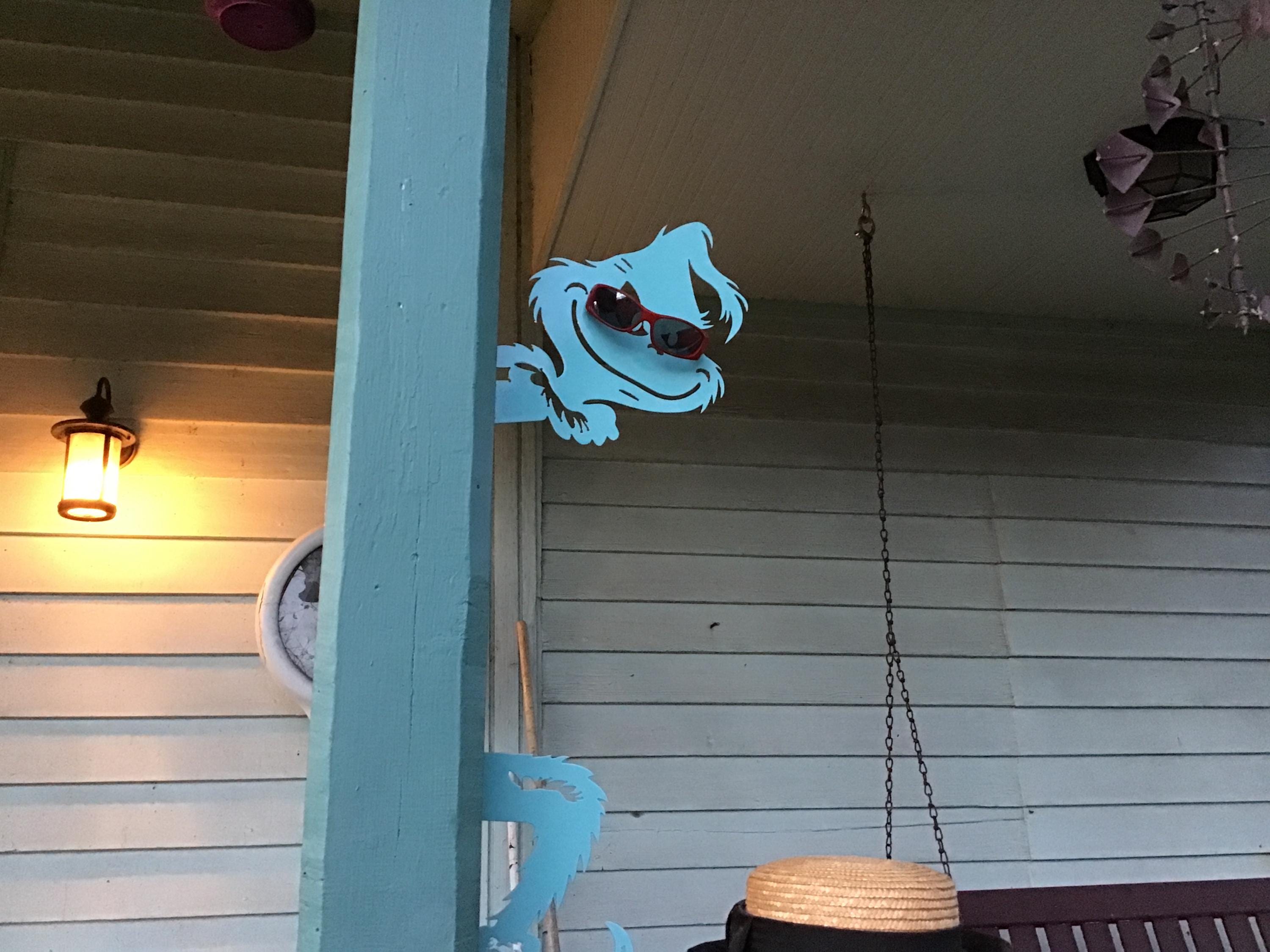 Grinch Metal Art Tropical Grinch 2 Piece Peek a Boo Grinch Outdoor Metal Art Coastal Christmas Grinch Indoor/Outdoor Christmas Metal Art