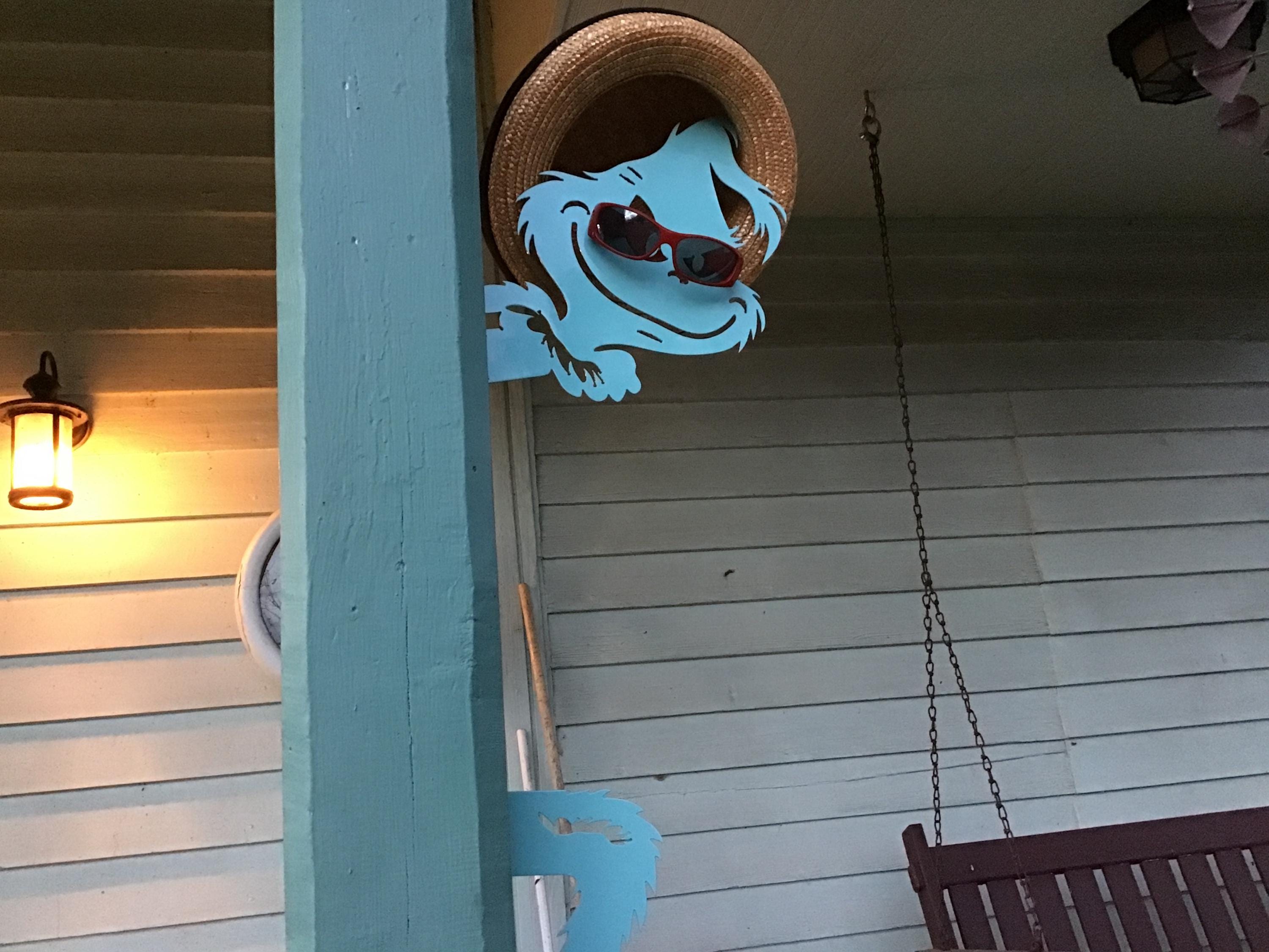 Grinch Metal Art Tropical Grinch 2 Piece Peek a Boo Grinch Outdoor Metal Art Coastal Christmas Grinch Indoor/Outdoor Christmas Metal Art