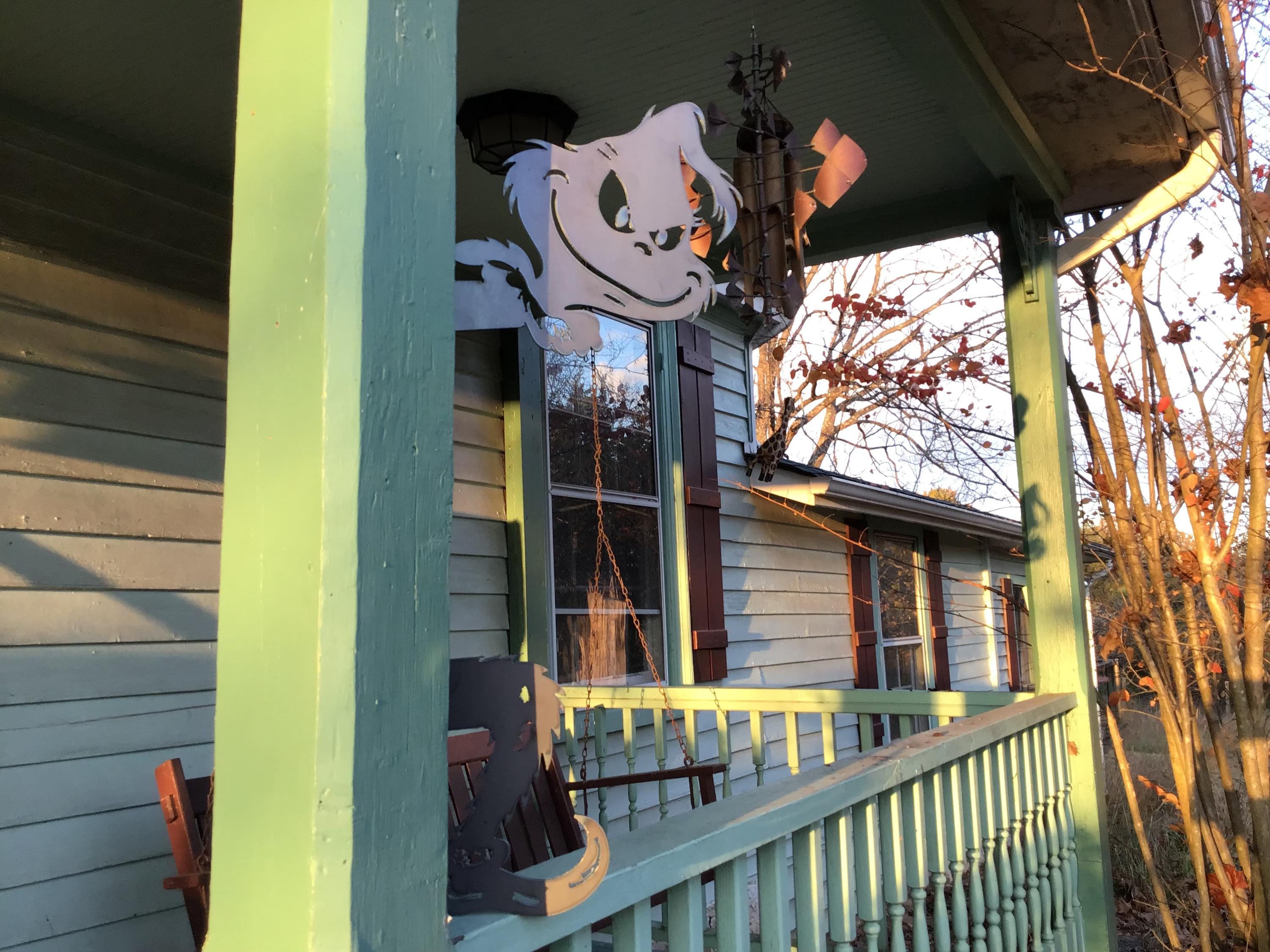 Grinch Metal Art Grinch Sign 2 Piece Grinch Sign Christmas Sign Home Decor Grinch Metal Art Yard Art Christmas Metal Sign Wall Art Peekaboo