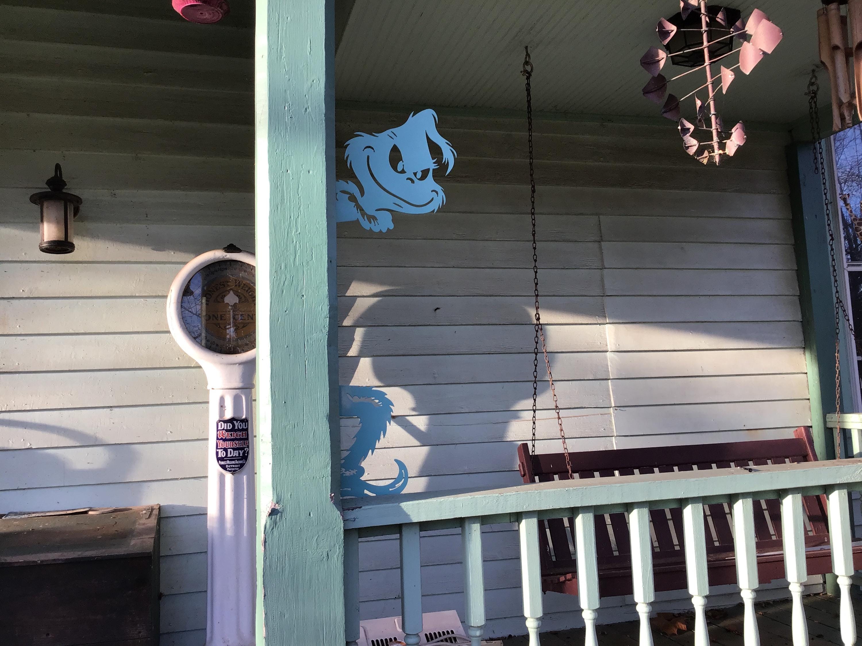 Grinch Metal Art Tropical Grinch 2 Piece Peek a Boo Grinch Outdoor Metal Art Coastal Christmas Grinch Indoor/Outdoor Christmas Metal Art